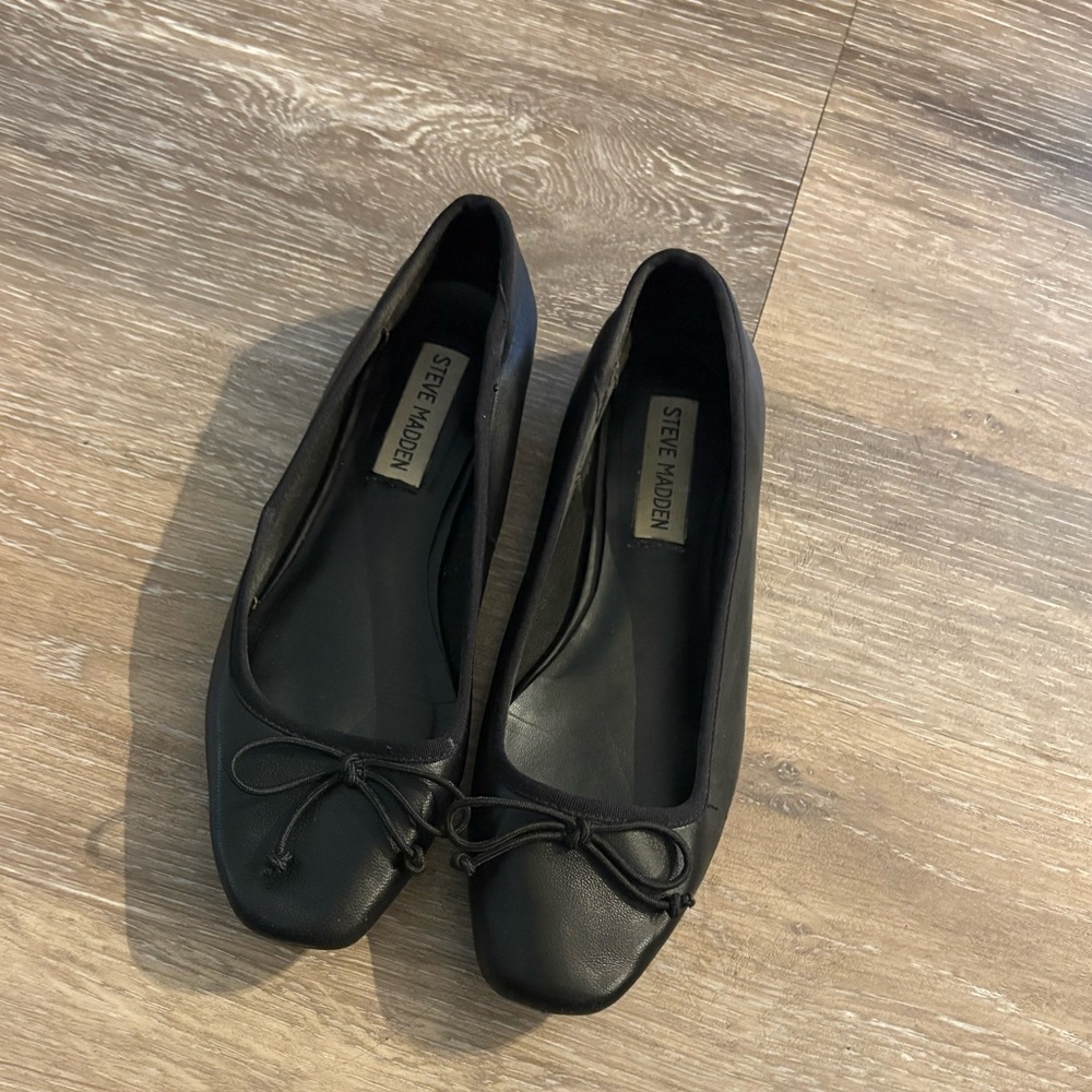 Steve Madden Black Ballet Flats